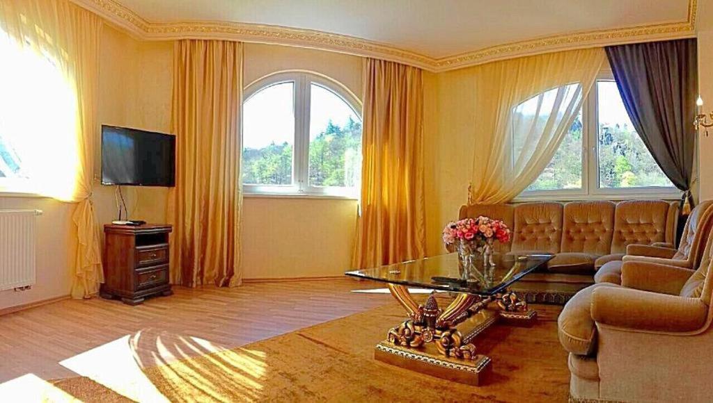 Apartamento Fantasy Karlovy Vary Exterior foto